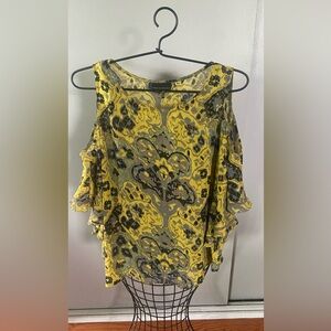 Jeans by Buffalo Yellow and Black Women's Top